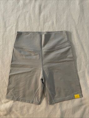 Yellow Label shorts (grey)
